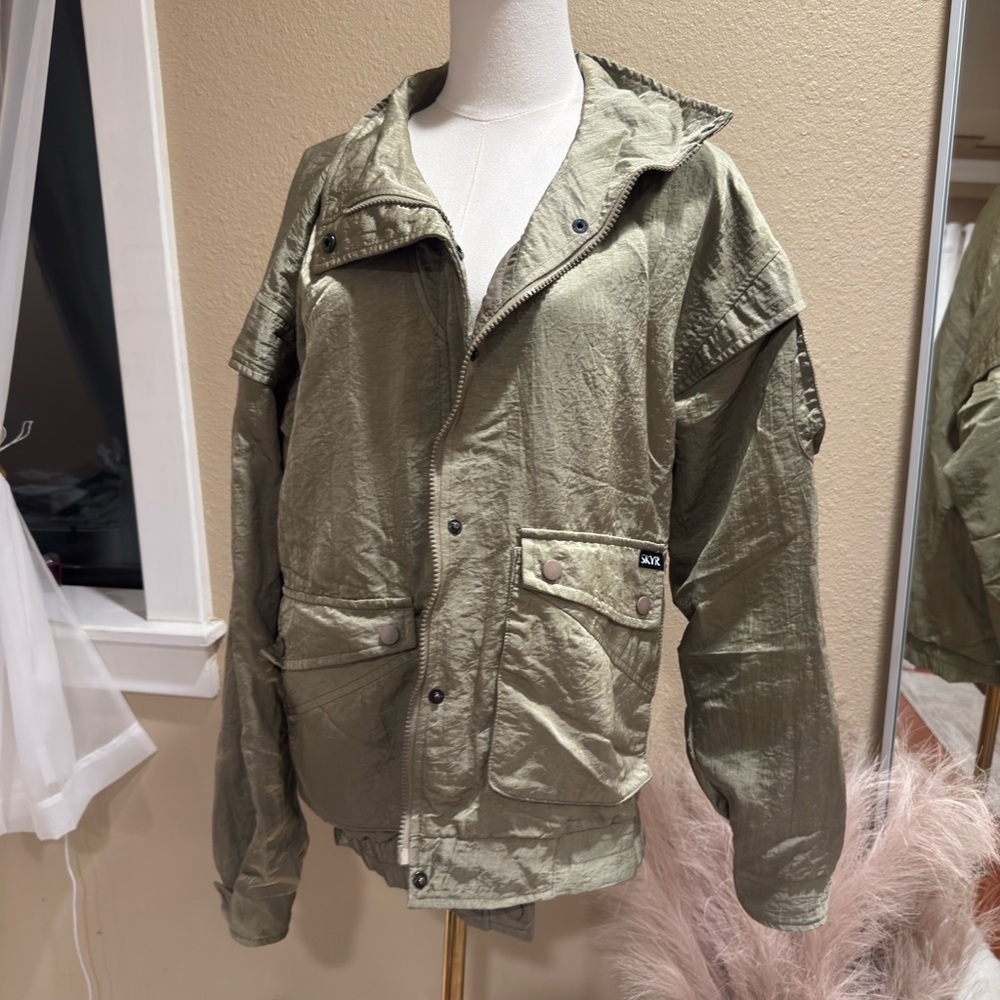 vintage olive green windbreaker